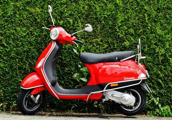 Équilibrage pneu et parallélisme d'un scooter électrique, Solenzara, MS MOTORS